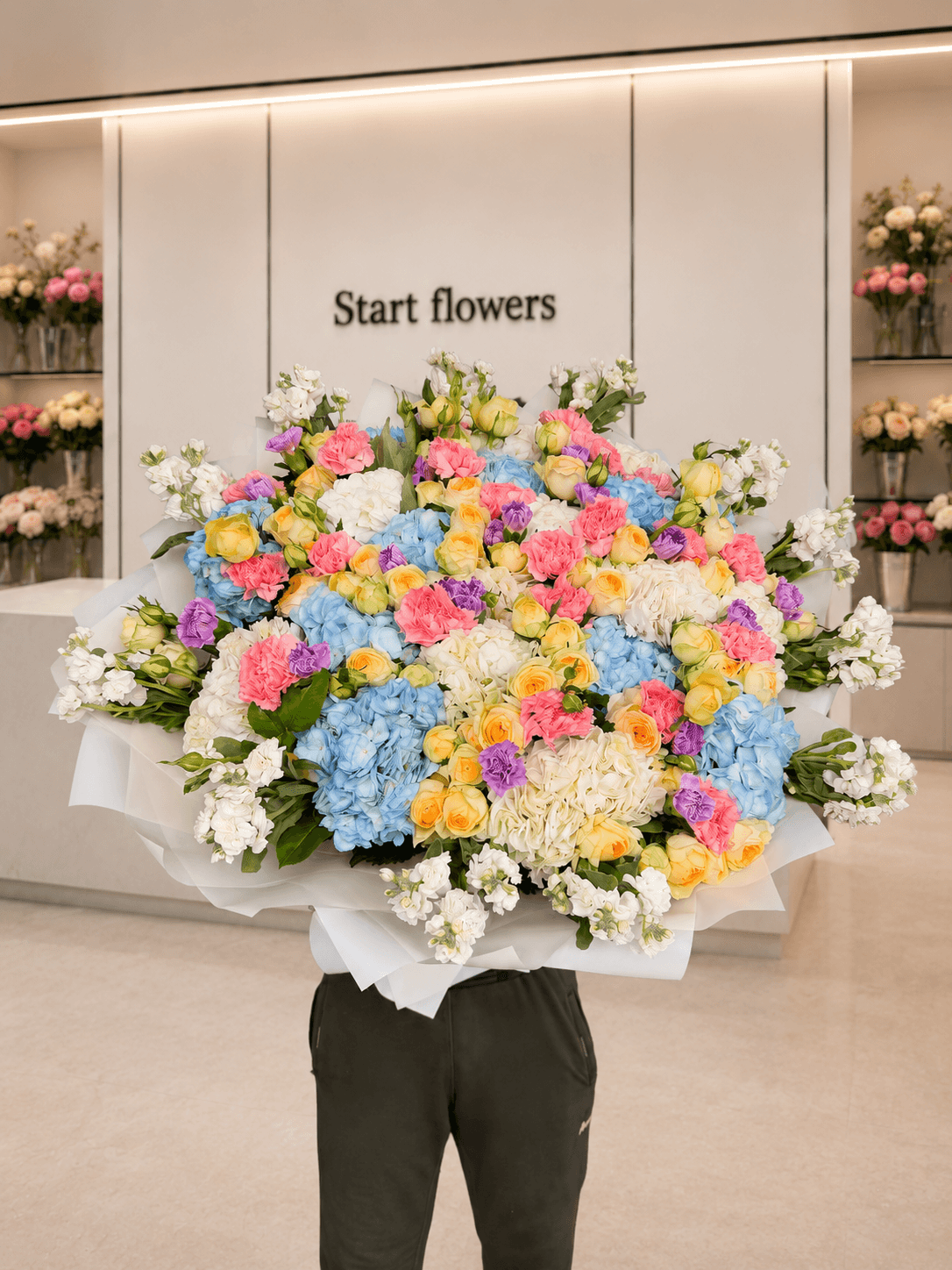 Дофаминовый букет «Яркое настроение» в офисе Start Flowers